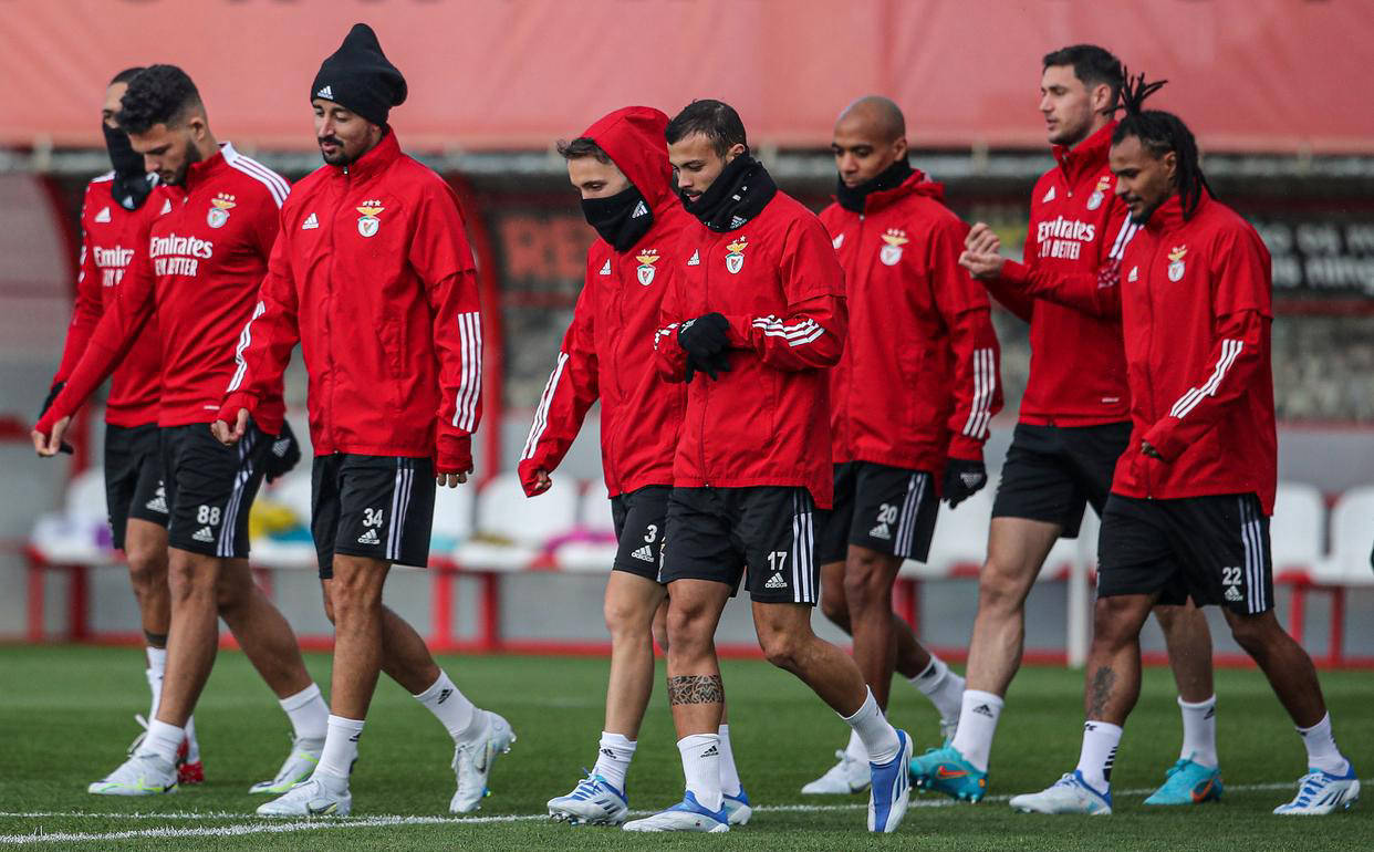 开云网页登陆 - 阿贾克斯赛后豪取连胜;志在葡超名次提升;管理层满意;训练强度显著提升