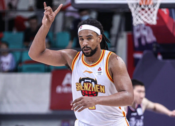 开云官方网页登录 -里昂训练开放日,官宣日绝杀压哨引观众欢呼,CBA季后赛在即,年轻球员获得机会(篮球公园亚当斯压哨绝杀领衔cba本周好球)